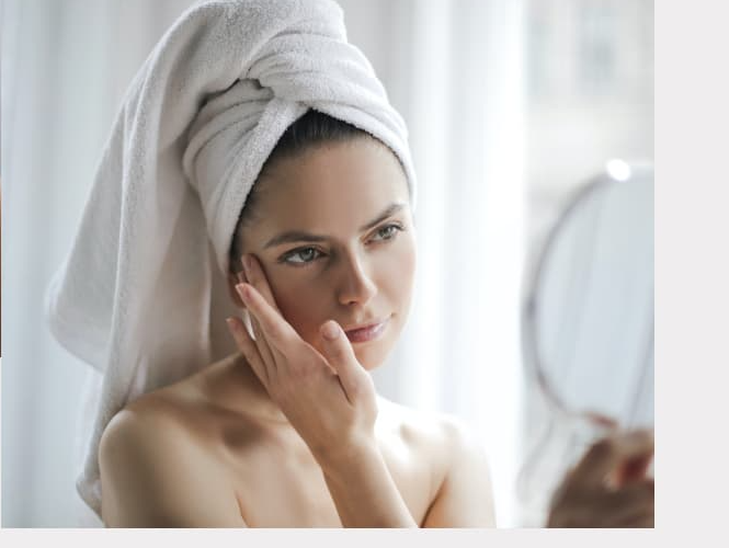 Institut à domicile — soin du visage lumineux